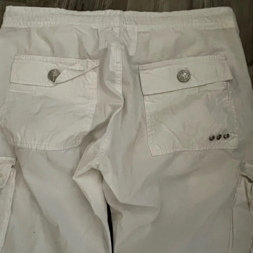 True Religion Women's White Straight Leg Cargo Pants 25/31 - Picture 6 of 9